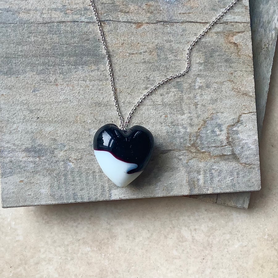 Black and White Murano Glass Heart Pendant 