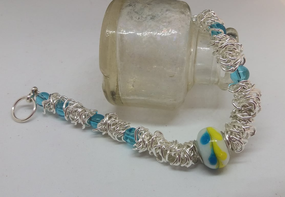 BR187 Scrunched chain link beaded bracelet