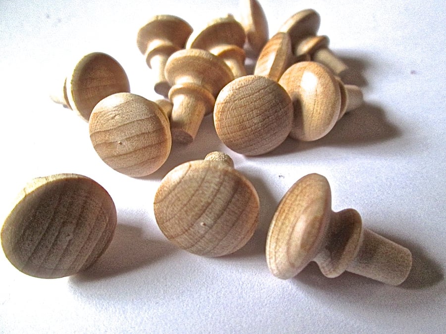 12 x Shaker Style Small Drawer Knobs Small cabinets, Fixings