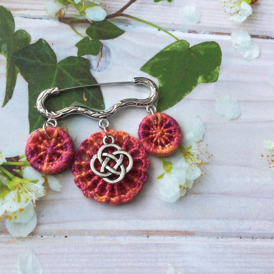 Dorset Button Kilt Pin Brooch