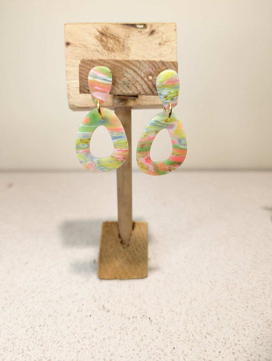 Glow in the dark dangle earrings 