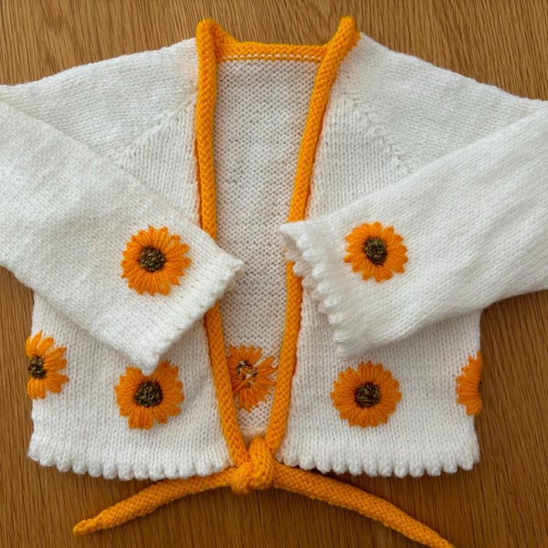 White Bolero Decorated With Lovely Bright Embroidered Sunflowers 3-4 Years (J55)