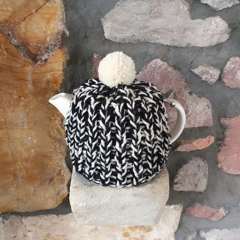 Tea Cosy, Cozy, Tea Pot Cover, Suki, For Life Stump Compatible, Hand Knitted