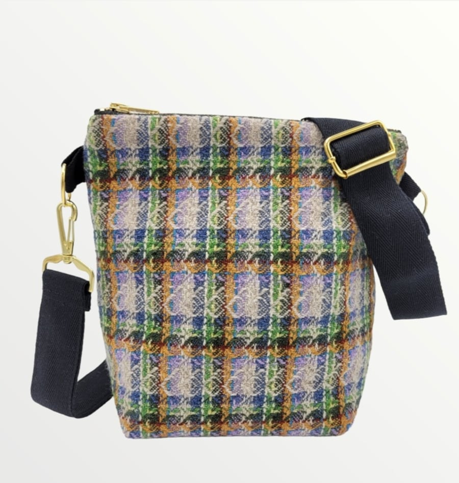 Abbey Craig Handwoven Weekend Bag