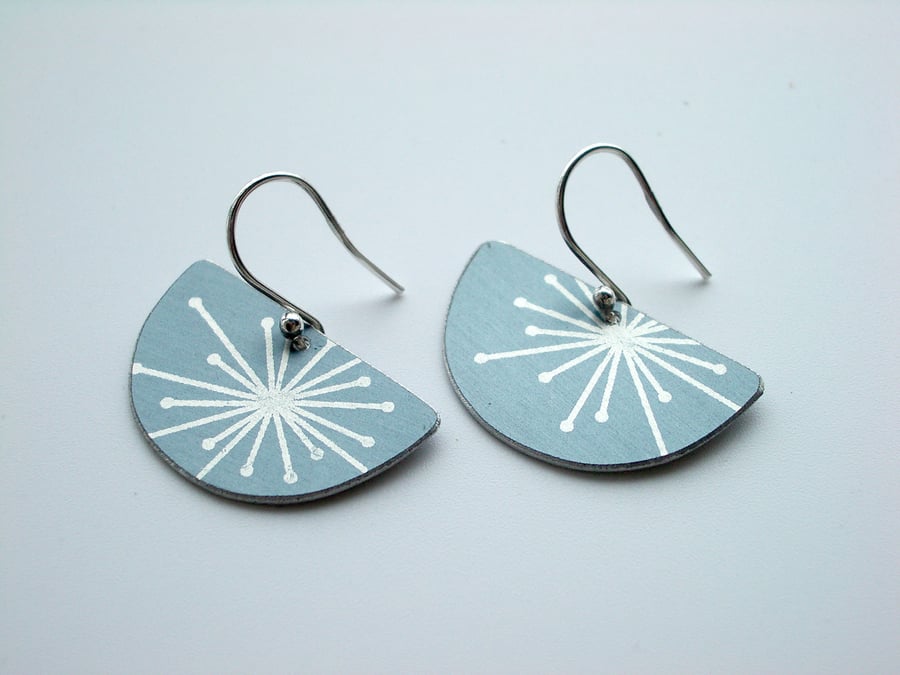 Fan earrings in grey with starburst