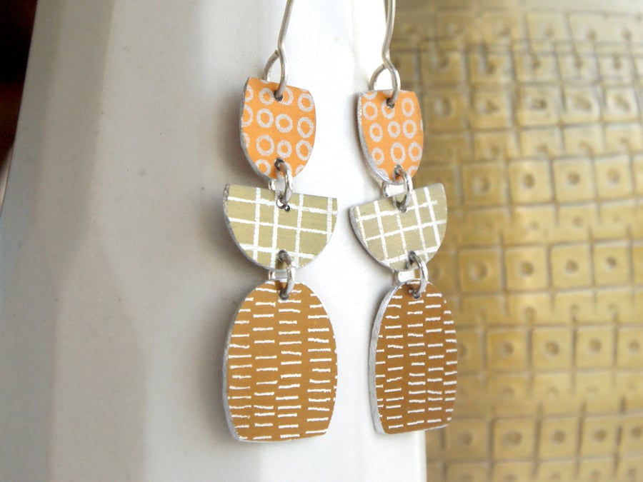 Colour pop dangle earrings - yellow & mustard