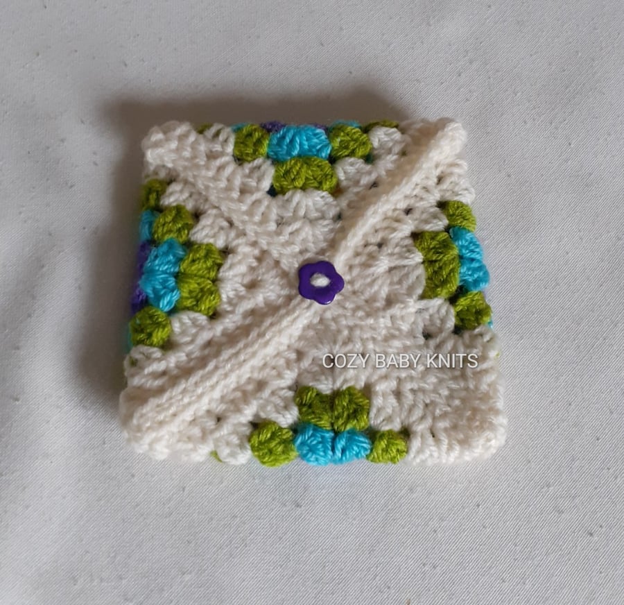 POCKET POUCHE (5) MADE FROM A GRANNY SQUARE