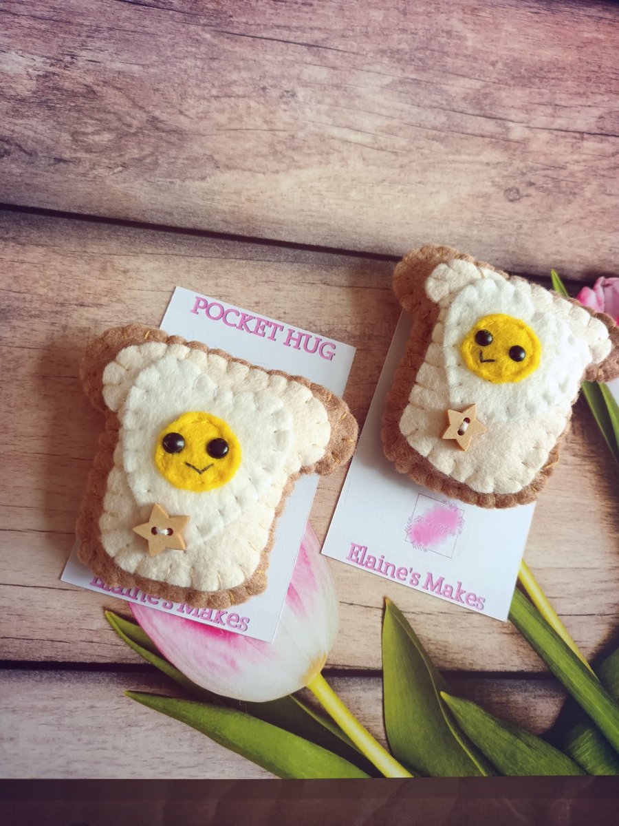 Wool Blend Felt 'Heart Fried Eggs On Toast' Pocket Hug & pocket hug card (star)
