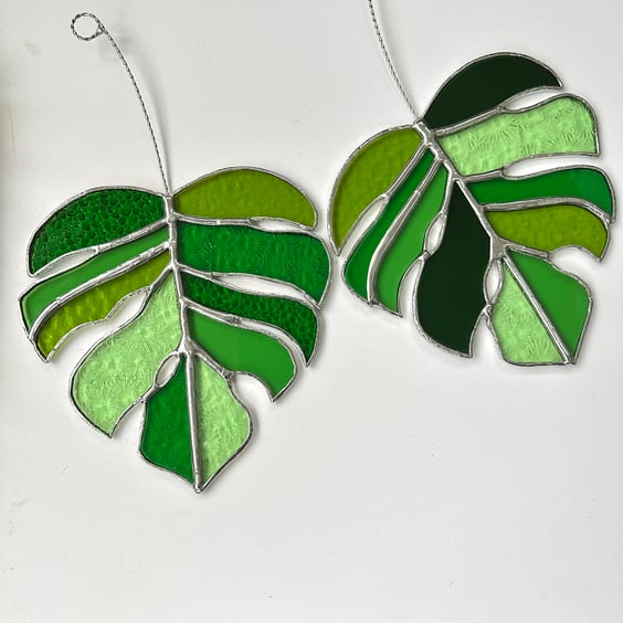 Stained Glass Swiss Cheese Plant Leaf Suncatchers - Handmade Hanging Decoration