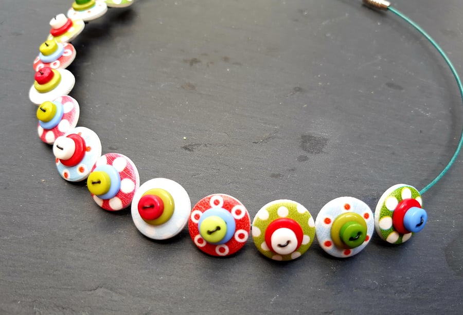 Button Necklace Spotted Wooden Choker  Green Red Pale blue