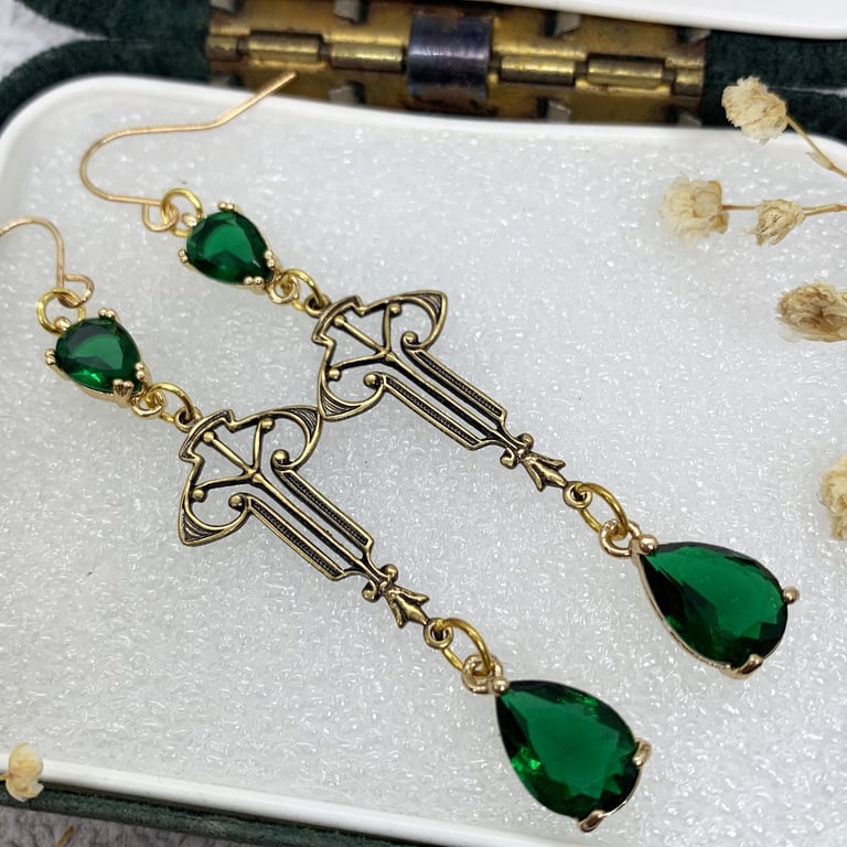 Vintage Style Antique Gold and Green Glass Crystal Drop Earrings