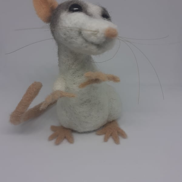 Needle felted Roan (husky) rat