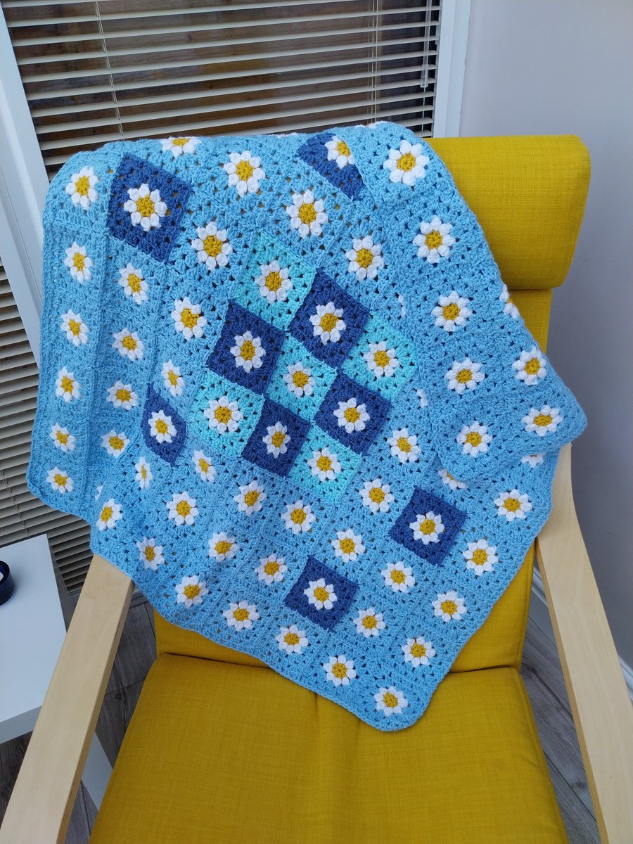 Crochet baby blanket 