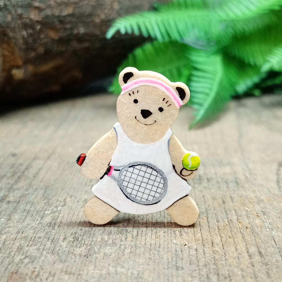 Wooden Tennis Bear Pin – Cute Lapel Pin for Tennis Lovers & Coaches, Kawaii Broo
