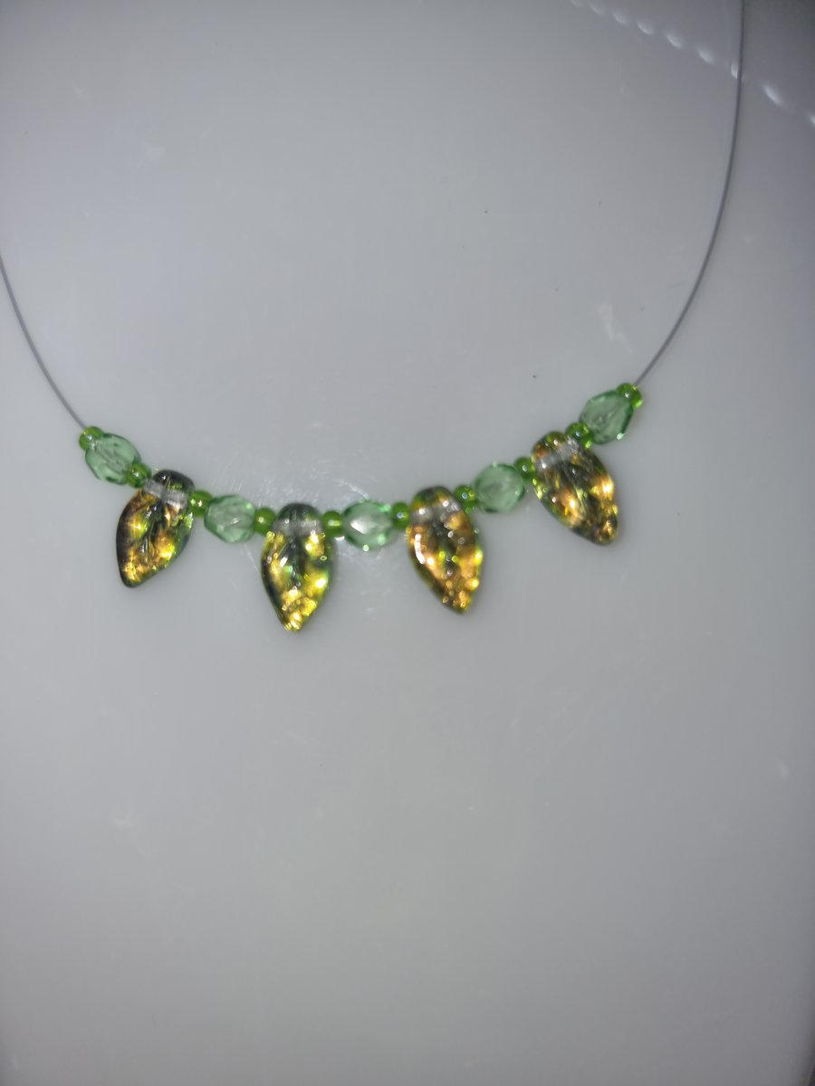 Vitrail wavy leaf and green faceted rondelle bead necklace
