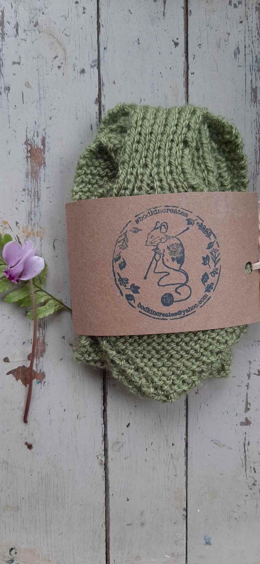 Soft leaf green bow scarf 