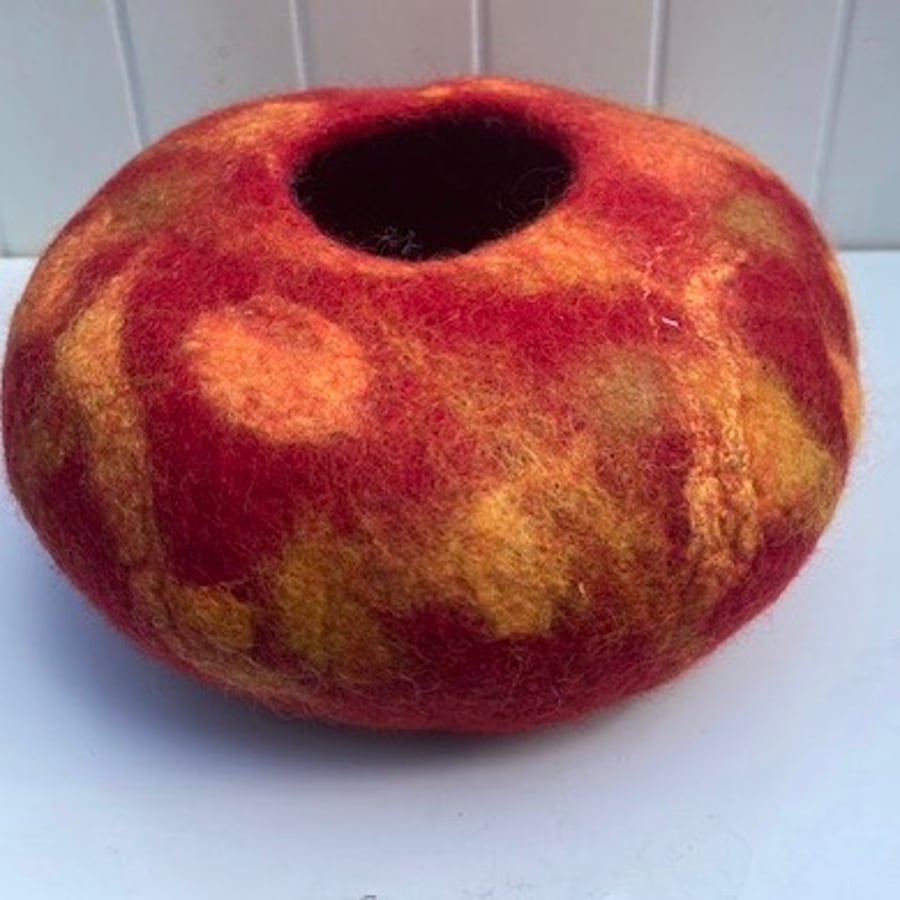 Felted "Autumn leaves" decorative wool bowl.