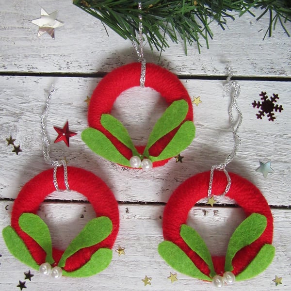 miniture wreaths, mistletoe, Christmas tree decorations, Christmas wreath, 