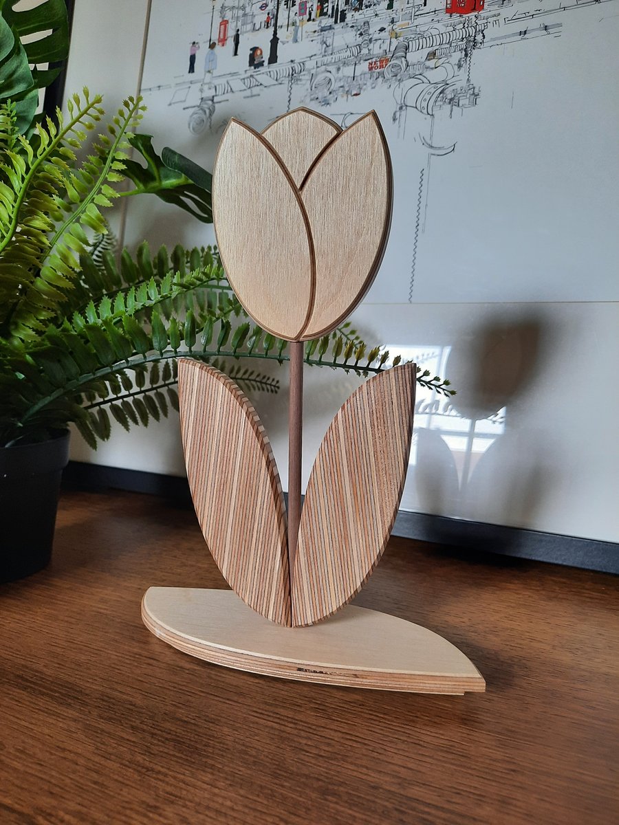 Singel Tulip - Handmade Wooden Birch Ply Hygge