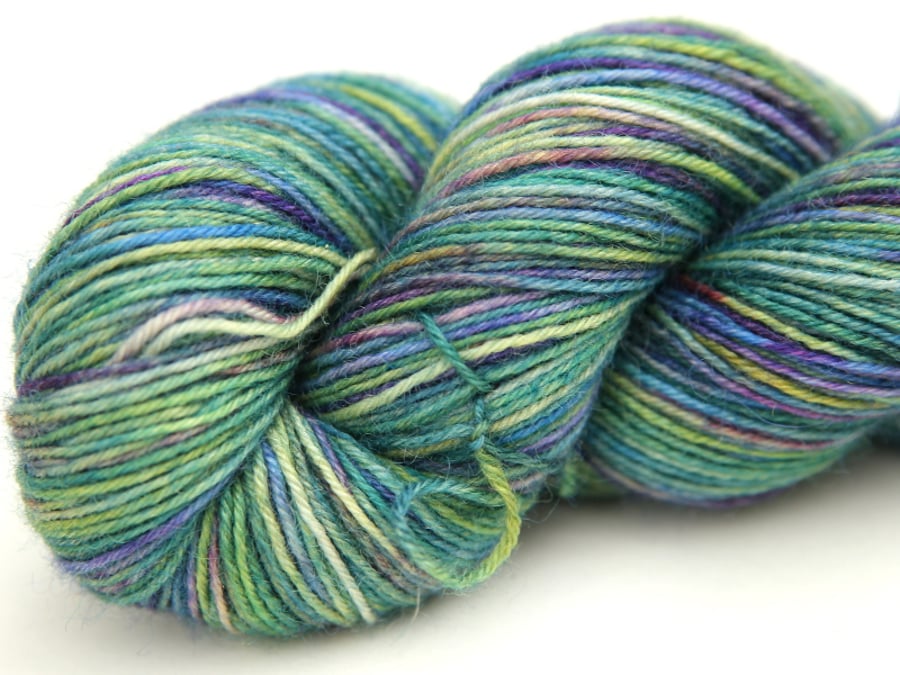 SECOND - Aurora - Superwash Bluefaced Leicester 4-ply yarn