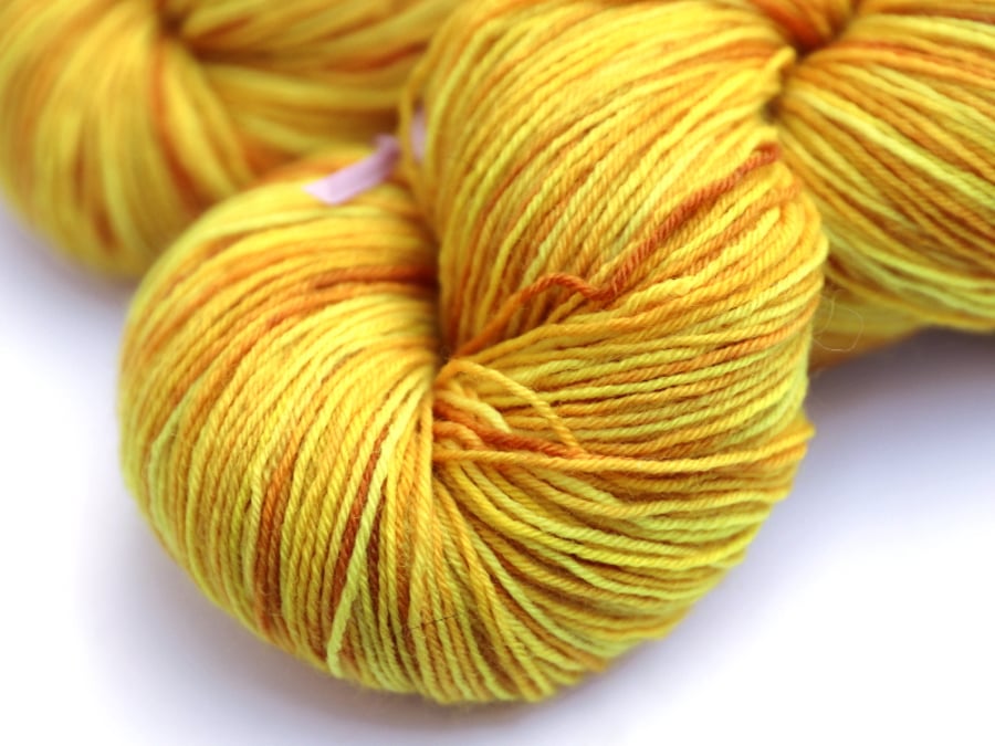 Golden Sun - Mystery superwash Bluefaced Leicester 4 ply yarn