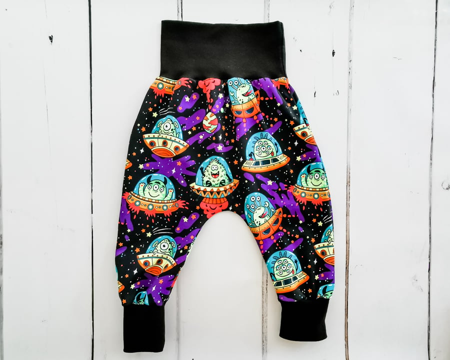 Aliens harem pants, baby clothes, baby gift