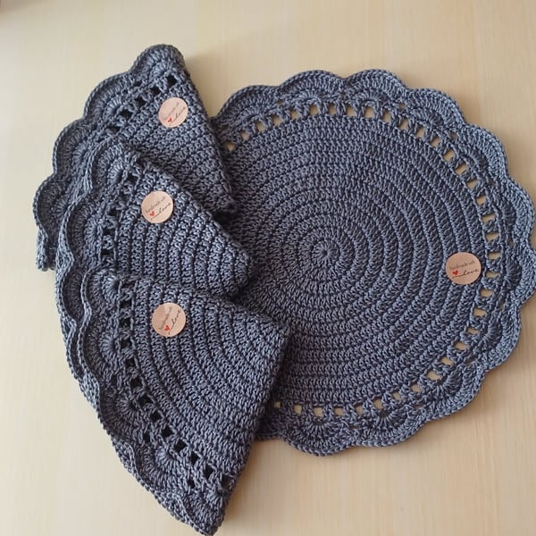 4 Crochet placemats 