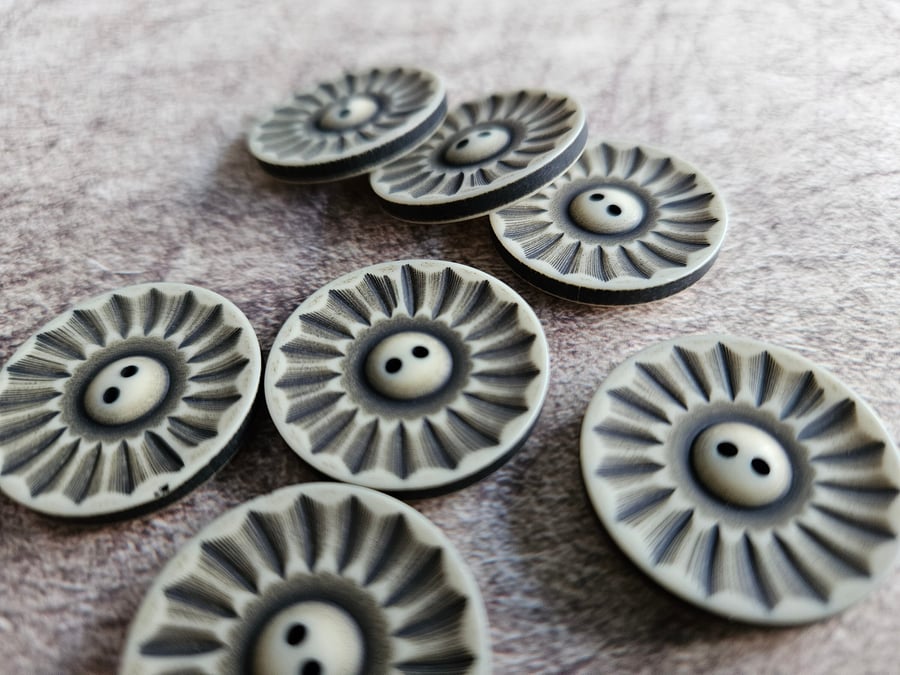 1" 25mm 40L Polyester Buttons Italian TUNISI material