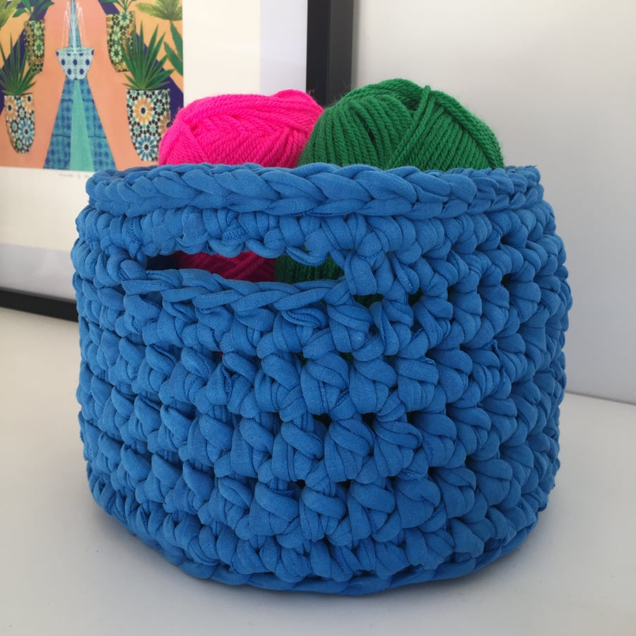 Crochet basket made with upcycled tshirt yarn - Mediterranean blue