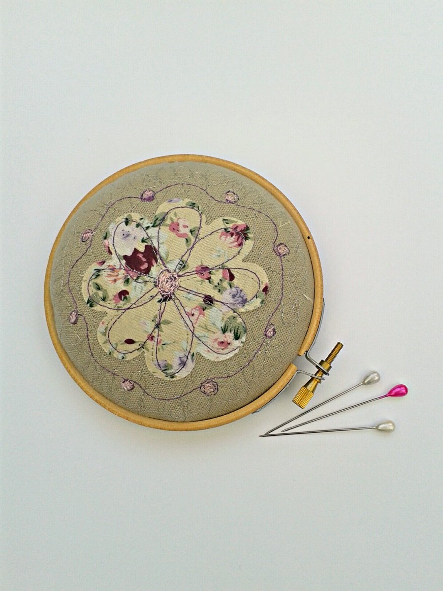 Needle minder, Pincushion, Flower Pincushion, Embroidery Hoop Pincushion, 