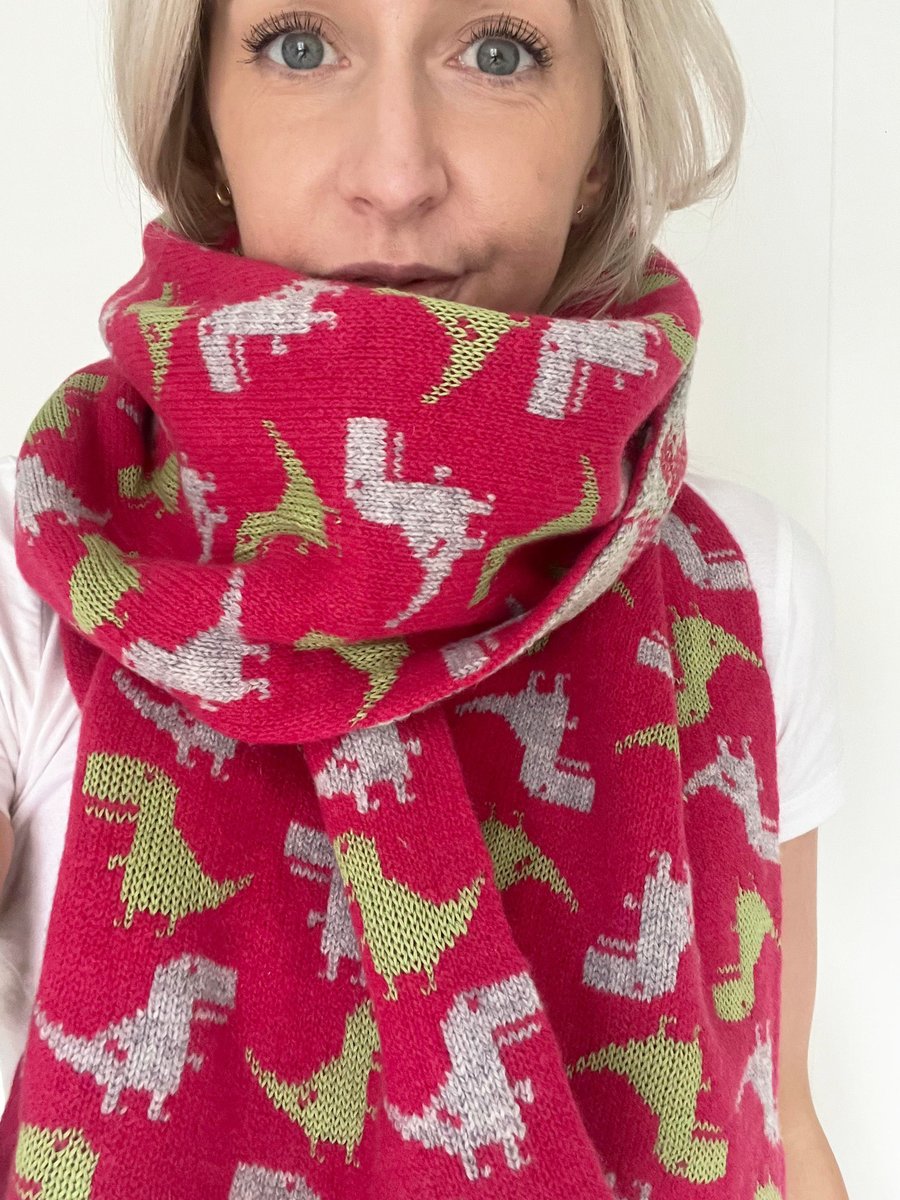 Dino scarf