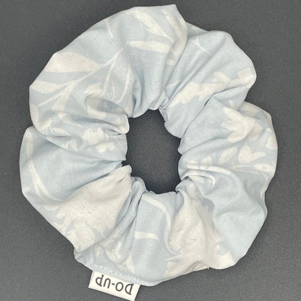 SCRUNCHIE - Baby Blue with White Floral