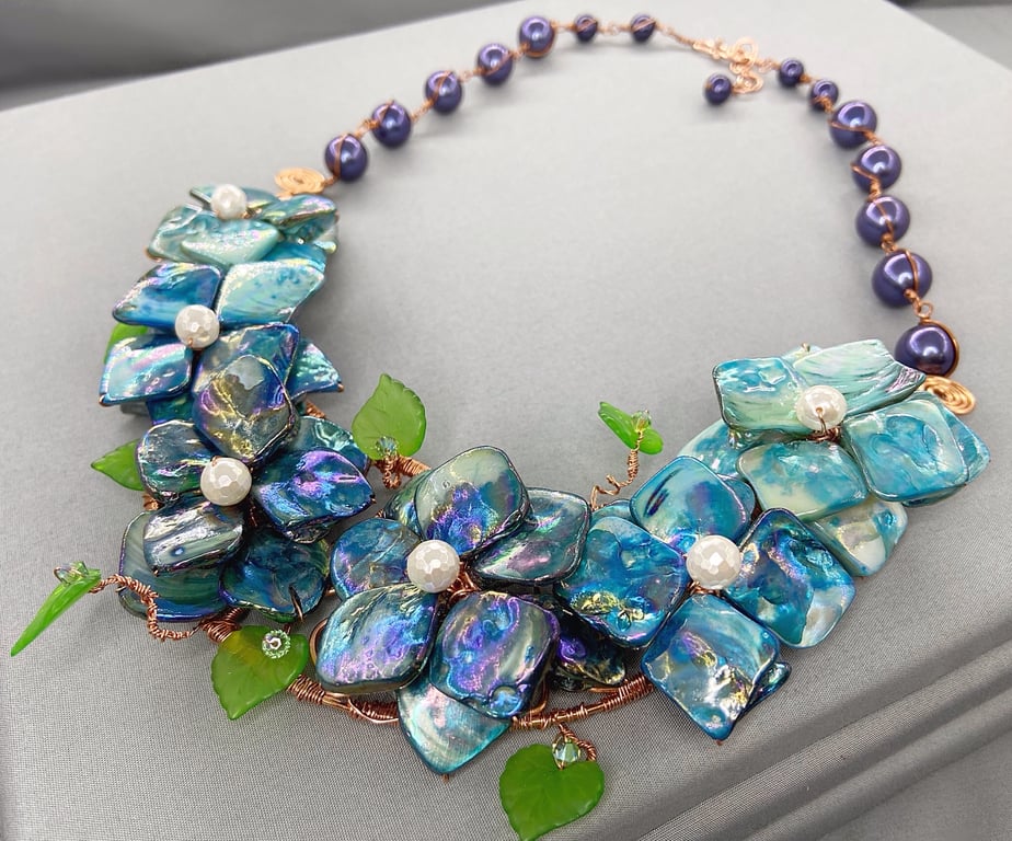 Multicoloured Shell Pearl Flower Floral Bib Necklace