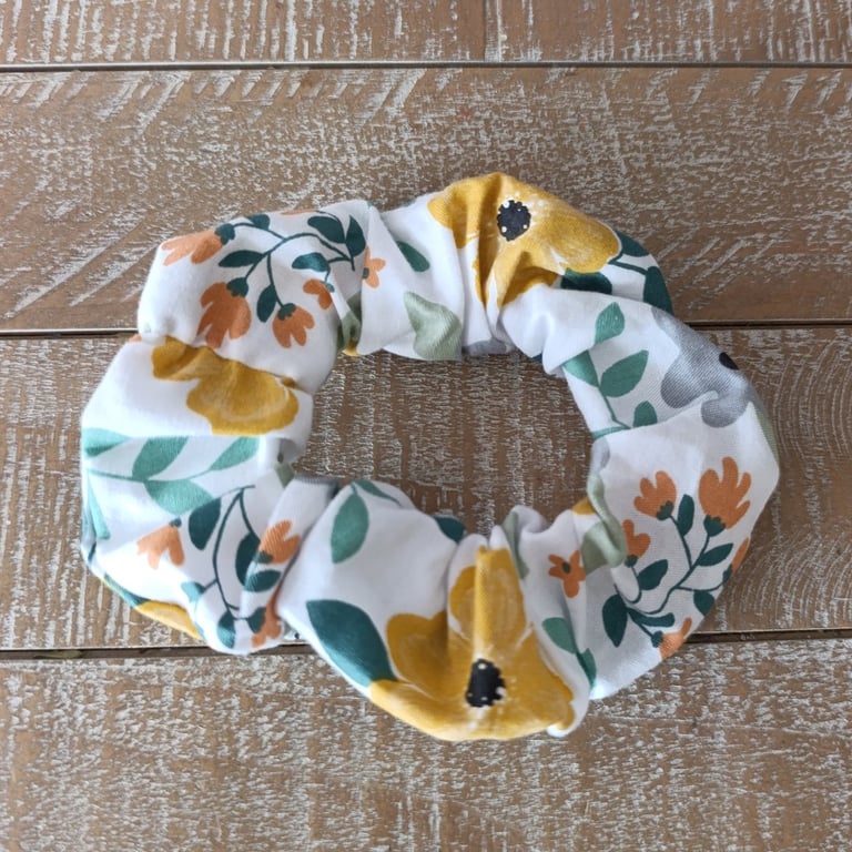 White floral scrunchie 