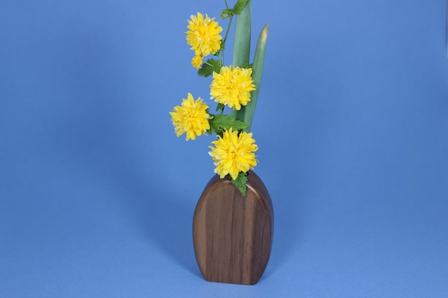 Oval Walnut Bud Vase  (WBV53)