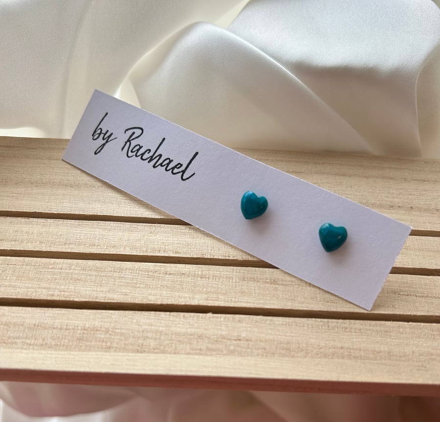 Mini heart studs