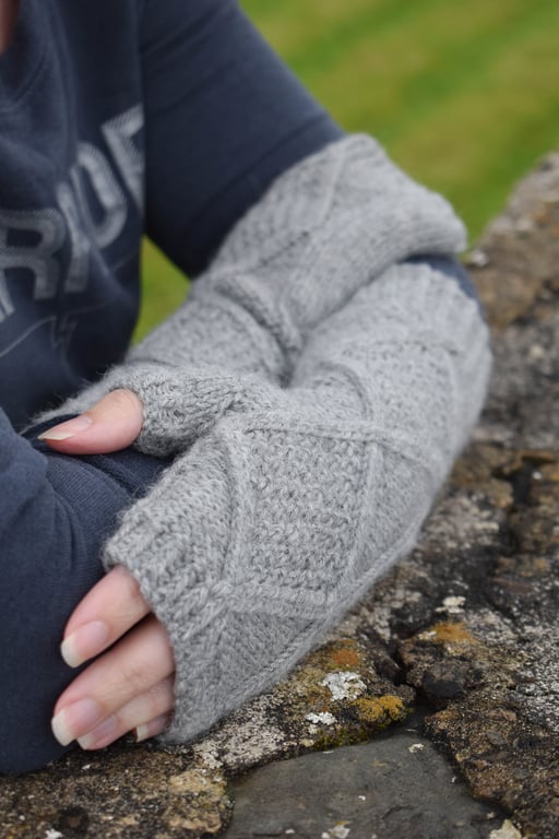 Doric Fingerless Mittens Knitting Pattern - DIGITAL PATTERN ONLY