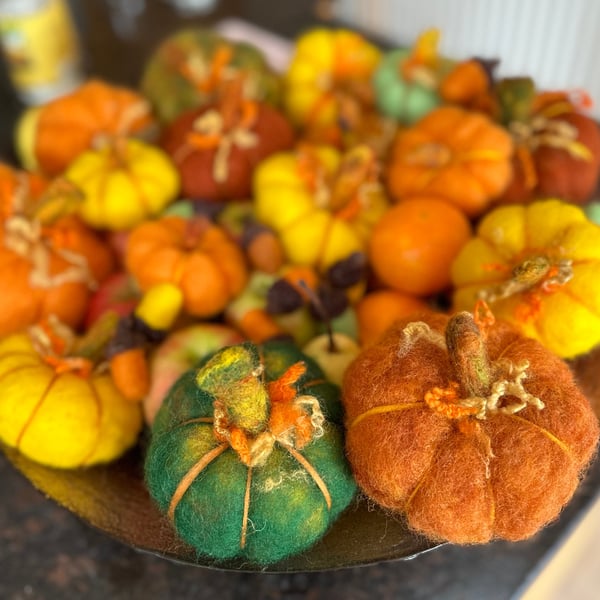 Needlefelted Pumpkins - Autumn Halloween Thanksgiving Home Decor -