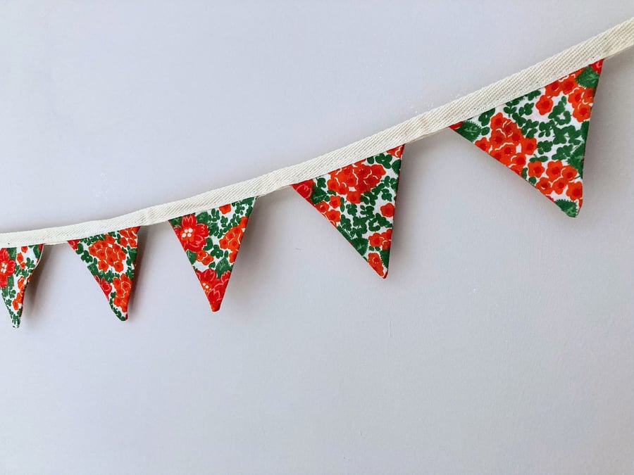 Red floral mini bunting. Double sided fabric.
