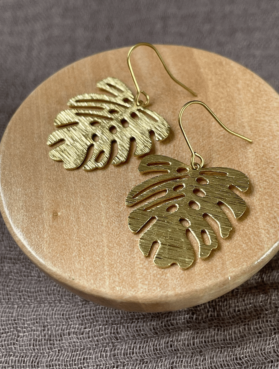 Monstera leaf brass earrings, gift for her, christmas gift, gold earrings