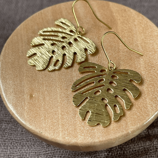 Monstera leaf brass earrings, gift for her, christmas gift, gold earrings