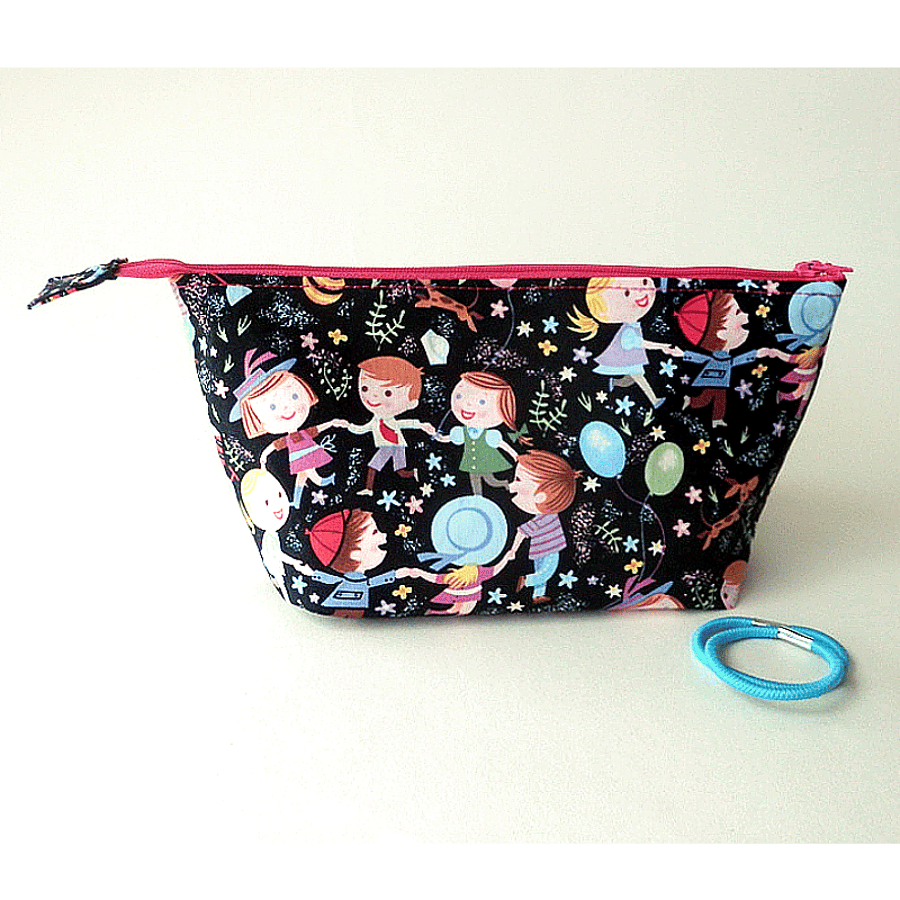 Ring-a-ring o’roses wide zipped pouch, make-up bag, small and colourful