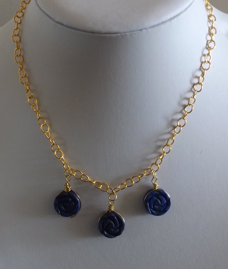 Lapis lazuli carved flower necklace 