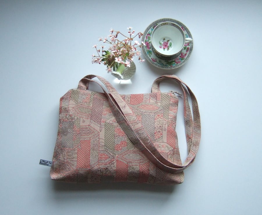 Vintage Japanese kimono fabric, evening or shoulder bag.