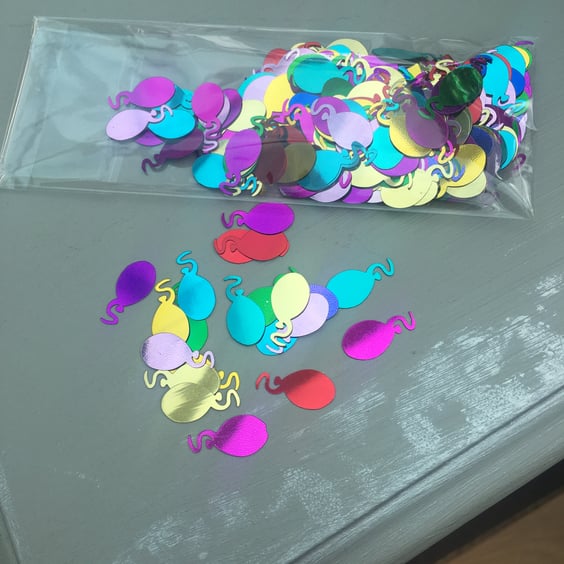 Multicoloured balloon shaped table confetti