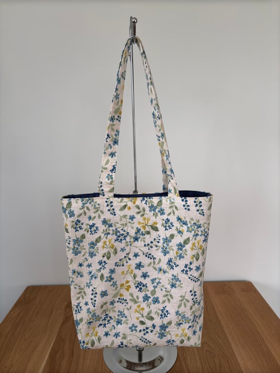  Small Tote Bag, shopping bag, shoulder bag, in a floral print fabric