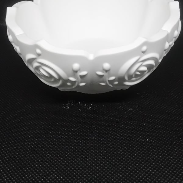 Rose bowl for trinkets and jewellery 