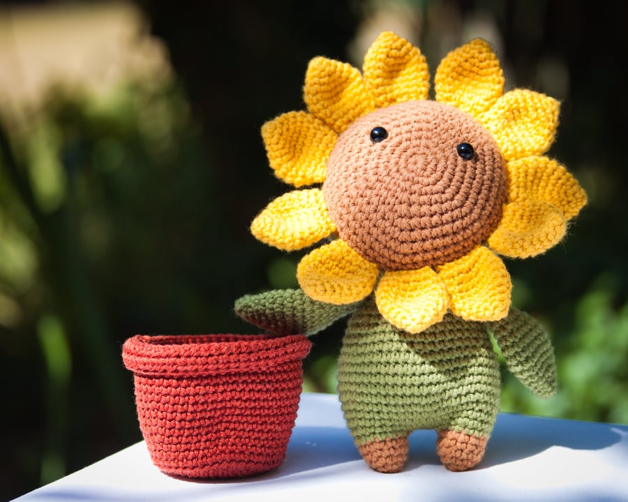 Sunflower Crocheted Handmade Toy Plushie Amigurumi 