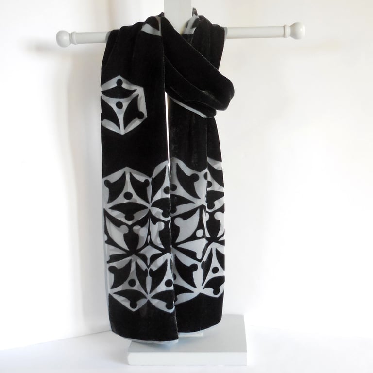 LIMITED EDITION SILK VISCOSE DEVORE VELVET SCARF