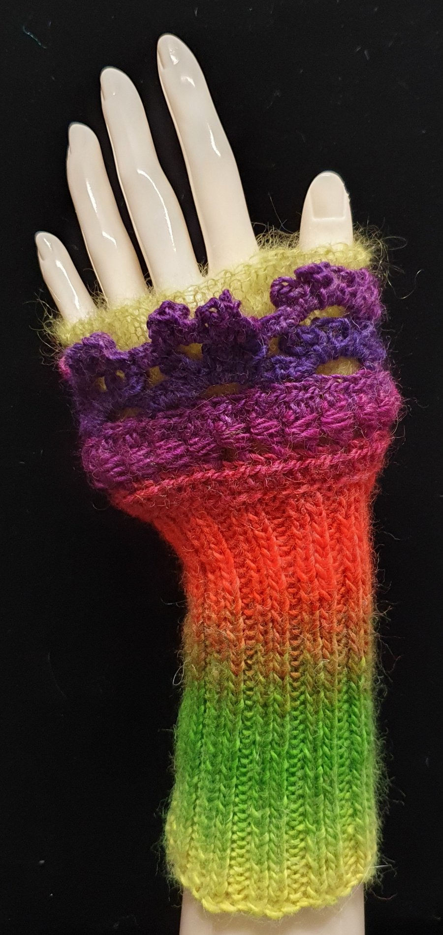 Bright wrist warmer gloves